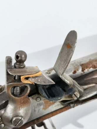 Frankreich, Steinschlossgewehr  ähnlich Typ 1816/21 ,Kaliber 17,6 mm, Gesamtlänge 137 cm, Gewicht 3,96 kg, Laufmarkierung ELG ,Schloßmarkierung Modell  Royal St.Etienne schlecht lesbar, alle Metallteile gemarkt, eventuell für einen deutschen Kleinstaat ,