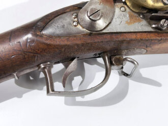 Frankreich, Steinschlossgewehr  ähnlich Typ 1816/21 ,Kaliber 17,6 mm, Gesamtlänge 137 cm, Gewicht 3,96 kg, Laufmarkierung ELG ,Schloßmarkierung Modell  Royal St.Etienne schlecht lesbar, alle Metallteile gemarkt, eventuell für einen deutschen Kleinstaat ,