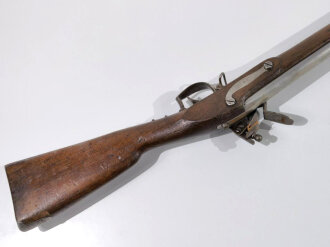 Frankreich,Steinschlossgewehr  ähnlich Typ 1816/21 ,Kaliber 17,6 mm, Gesamtlänge 137 cm, Gewicht 3,96 kg, Laufmarkierung ELG ,Schloßmarkierung Modell  Royal St.Etienne schlecht lesbar, alle Metallteile gemarkt, eventuell für einen deutschen Kleinstaat ,