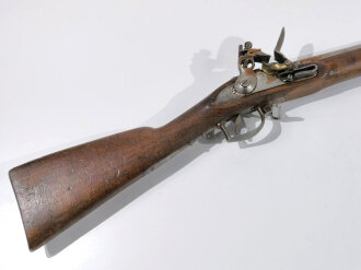 Frankreich,Steinschlossgewehr  ähnlich Typ 1816/21 ,Kaliber 17,6 mm, Gesamtlänge 137 cm, Gewicht 3,96 kg, Laufmarkierung ELG ,Schloßmarkierung Modell  Royal St.Etienne schlecht lesbar, alle Metallteile gemarkt, eventuell für einen deutschen Kleinstaat ,