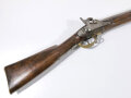 Württemberg, Perkussionsgewehr Bürgerwehr, Hersteller Sautter Stuttgart, Kaliber 17,2 mm, Gesamtlänge 142 cm, Gewicht 4,1 kg, Schaftreperatur mit Eisenbändern verstärkt, Haltefeder am Mündungsring fehlt, mit Schraube befestigt,