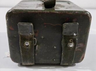 Behälter für MG Zieleinrichtung ( MGZ40) der Wehrmacht . Überlackiertes Stück