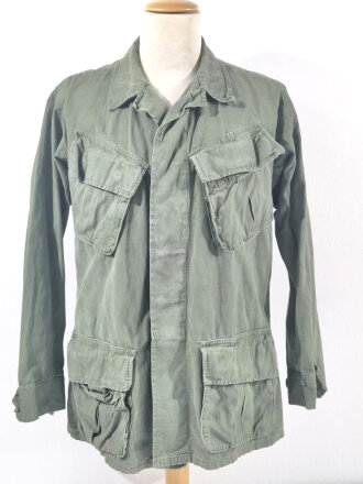 U.S. 1970 dated Coat, Mans Combat, Tropical, 3rd pattern, ripstop. Size small regular