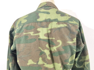 Army of the Republic of Vietnam (ARVN) Airborne Division coat, camouflage pattern, size medium regular. Used, good condition