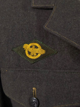 U.S. Marine Corps WWII uniform. Jacket dated 1943, good...