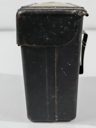 Blechbehälter für die Ampullen des Gasspürgerätes der Wehrmacht. Blauer Originallack