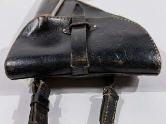 Tasche für die Signalpistole der Wehrmacht aus Ersatzmaterial (Presspappe) dieses zum Teil ausgetrocknet. Komplett, zusammengehörig