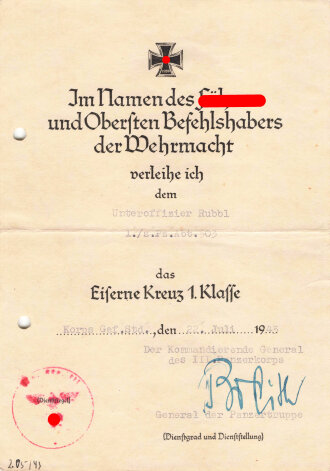 Urkundengruppe eines Gefreiten in der Panzertruppe ( Panzer- Regiment 29 ) , Urkunden gelocht und gefaltet