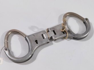 Deutschland nach 1945, Polizei, Paar Handschellen aus Leichtmetall, mit dem passenden Schlüssel