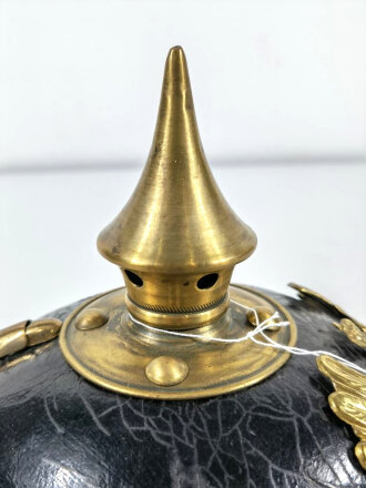 Preußen,  Pickelhaube für Mannschaften, zusammengestelltes Stück aus gereinigten originalen Teilen, der Kinnriemen ist eine neuzeitliche Kopie