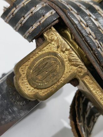 Löwenkopfsäbel für Offiziere des Heeres, Hersteller Robert Claas Solingen. Guter Zustand, die Scheide original lackiert