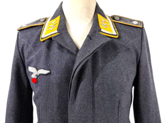 Luftwaffe Fliegerbluse für einen Feldwebel fliegendes Personal oder Fallschirmtruppe. Leicht getragenes Kammerstück in gutem Zustand, die Effekten original vernäht