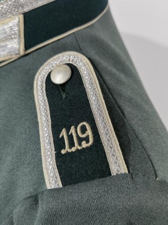 Heer, Waffenrock für einen Unteroffizier im Infanterie Regiment 119 Stuttgart. Guter Zustand, das Innenfutter entfernt