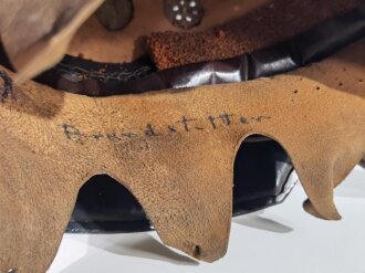 Deutschland nach 1945, Stahlhelm Feuerwehr aus der frühen Nachkriegszeit, sicherlich unter Verwendung alter Teile . Originallack