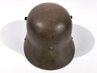 Österreich 1.Weltkrieg, Stahlhelm nach deutschem Muster "ET64"  Originallack, Inneneinrichtung original, ein Lappen in alter Zeit Kammermäßig repariert