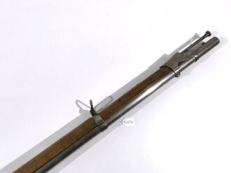 Frankreich, Steinschloßgewehr Modell Royale St.Etienne, Gesamtlänge 136,5 cm Kaliber  17,5 mm, Gewicht 4 kg, Lauf mit ELG ( Belgien ) markiert, Schloßmarkierung noch lesbar, Abzugsbügel rund, alle Beschläge gestempelt, wohl für deutschen Kleinstaat,