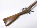 Frankreich, Steinschloßgewehr Modell Royale St.Etienne, Gesamtlänge 136,5 cm Kaliber  17,5 mm, Gewicht 4 kg, Lauf mit ELG ( Belgien ) markiert, Schloßmarkierung noch lesbar, Abzugsbügel rund, alle Beschläge gestempelt, wohl für deutschen Kleinstaat,