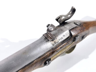 Baden, Artilleriekarabiner M 1816/40/50 U/M,von Steinschloß auf Perkussion aptiert, Laufmarke von 1812, Piston fehlt,Oberringfeder defekt