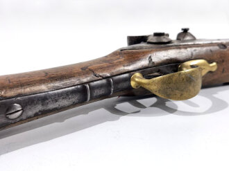 Baden, Artilleriekarabiner M 1816/40/50 U/M,von Steinschloß auf Perkussion aptiert, Laufmarke von 1812, Piston fehlt,Oberringfeder defekt