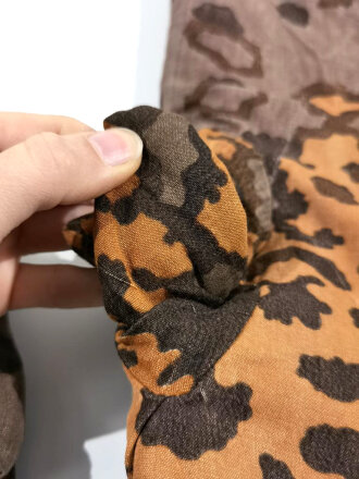 Waffen SS, Paar Winter Wendehandschuhe Eichenlaub auf weiß.  Getragenes Paar