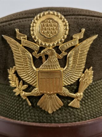 U.S. WWII Officers crusher cap. Soft leather visor partly loose, otherwise in very good condition. Size 57