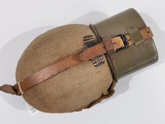 Feldflasche Wehrmacht, spätes, getragenes Stück