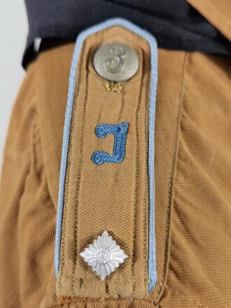 Hitlerjugend, Dienstbluse eines Angehörigen der Flieger HJ Nürnberg.  Die Effekten von Hand originalvernäht.
