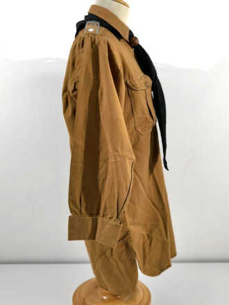 Hitlerjugend, Dienstbluse eines Angehörigen der Flieger HJ Nürnberg.  Die Effekten von Hand originalvernäht.