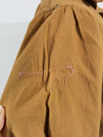 Hitlerjugend, Dienstbluse eines Angehörigen der Flieger HJ Nürnberg.  Die Effekten von Hand originalvernäht.