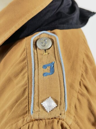 Hitlerjugend, Dienstbluse eines Angehörigen der Flieger HJ Nürnberg.  Die Effekten von Hand originalvernäht.