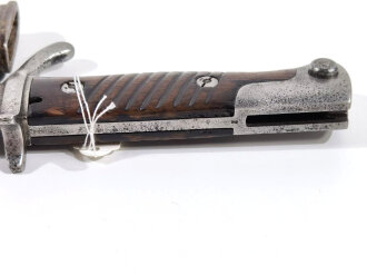 Preußen, Seitengewehr Modell 1898/02 mit Sägerücken. Kammerstück von 1905, Hersteller V.C. Schilling Suhl. Guter Zustand