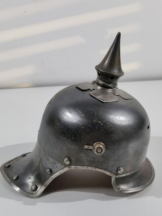 Preussen, Helm für Jäger zu Pferd, Datiert 1916. Das Innenfutter neuzeitlich ergänzt. Baustelle mit guter Basis, Größe 56