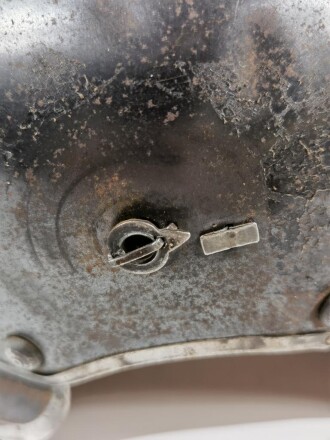 Preussen, Helm für Jäger zu Pferd, Hersteller "Schulz & Holdefleiss Berlin N. 1916". Das Innenfutter neuzeitlich ergänzt. Baustelle mit guter Basis, Größe 56