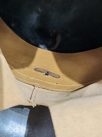 Preussen, Helm für Jäger zu Pferd, Hersteller "Schulz & Holdefleiss Berlin N. 1916". Das Innenfutter neuzeitlich ergänzt. Baustelle mit guter Basis, Größe 56