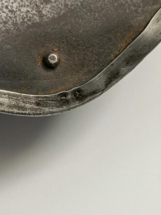 Preussen, Helm für Jäger zu Pferd, Hersteller "Schulz & Holdefleiss Berlin N. 1916". Das Innenfutter neuzeitlich ergänzt. Baustelle mit guter Basis, Größe 56