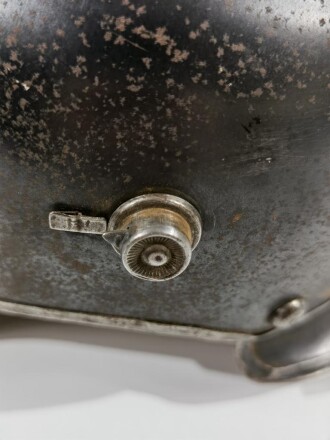 Preussen, Helm für Jäger zu Pferd, Hersteller "Schulz & Holdefleiss Berlin N. 1916". Das Innenfutter neuzeitlich ergänzt. Baustelle mit guter Basis, Größe 56