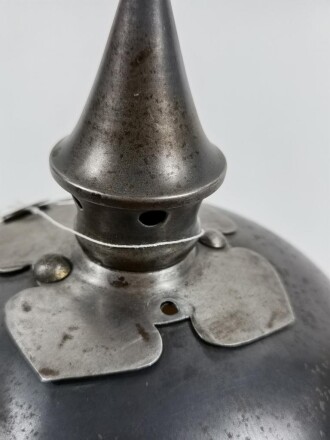 Preussen, Helm für Jäger zu Pferd, Hersteller "Schulz & Holdefleiss Berlin N. 1916". Das Innenfutter neuzeitlich ergänzt. Baustelle mit guter Basis, Größe 56