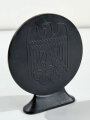 Olympiade 1936, gusseiserne Plakette mit Sockel " Im Jahre der olympischen Spiele 1936" Durchmesser 116mm. Sehr guter Zustand