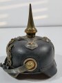 Bayern1.Weltkrieg, Pickelhaube für Kavallerie Offiziere. Nicht komplett, neben den offensichtlichen Problemzonen ist beim Emblem ein Splint ab, dieses hängt daher schief. keine Doppellöcher