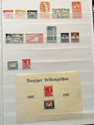 Umfangreiche Sammlung Briefmarken zum Thema Danzig, alle Seiten fotografiert