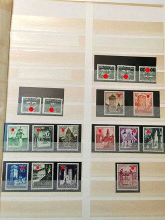 Umfangreiche Sammlung Briefmarken zum Thema Generalgouvernement. Alle Seiten fotografiert