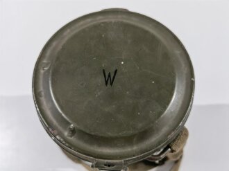 Gasmaske in kompletter Bereitschaftbüchse der Wehrmacht. Dose und Filter datiert 1944. Originallack, so schwer zu finden