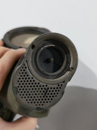 Gasmaske mit Filter Wehrmacht, weich, leicht eingestaubt