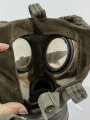 Gasmaske mit Filter Wehrmacht, weich, leicht eingestaubt