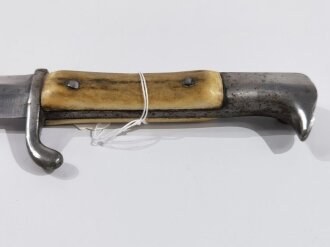 1.Weltkrieg,  Grabendolch für Offiziere, Variante mit Hirschhorngriffschalen, ohne Scheide. Ungereinigtes Stück