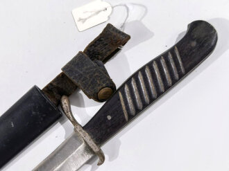 1.Weltkrieg  Grabendolch, Klinge beschliffen, Scheide neu lackiert, das Leder neuzeitlich vernietet
