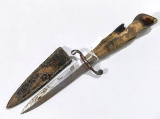 1.Weltkrieg  Grabendolch, Eigentumstück in jagdlicher Lederscheide, diese leicht geschrumpft