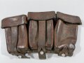 Patronentasche zum K98 Wehrmacht ( für 6 Ladestreifen). Ungeschwärztes Leder, datiert 1940, defekt