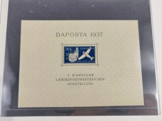 Briefmarken Einsteckalbum "Danzig" mit diversem Inhalt