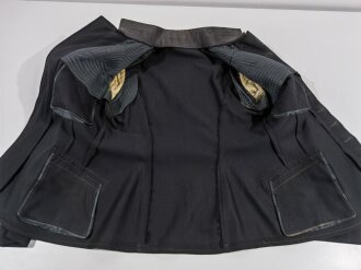 Österreich k.u.k. ? Uniformjacke aus schwarzem Tuch, für mich nicht näher zuzuordnen